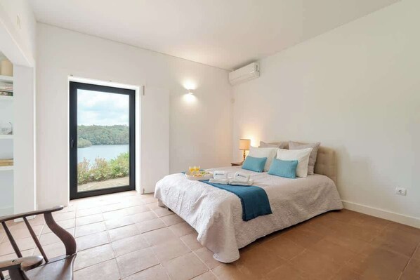 8 habitaciones, tabla de planchar con plancha y wifi gratis 