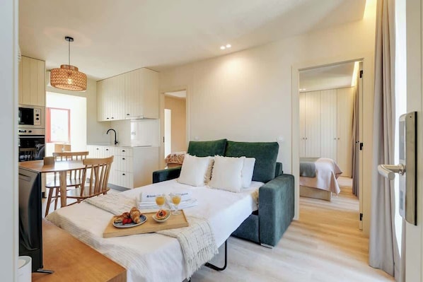 2 bedrooms, iron/ironing board, travel cot, free WiFi