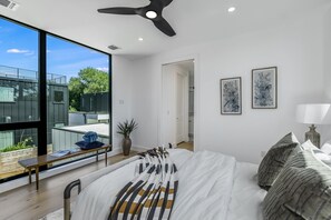 4 slaapkamers, een strijkplank/strijkijzer, wifi, beddengoed