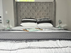 2 Schlafzimmer, Schreibtisch, Bügeleisen/Bügelbrett, kostenloses WLAN