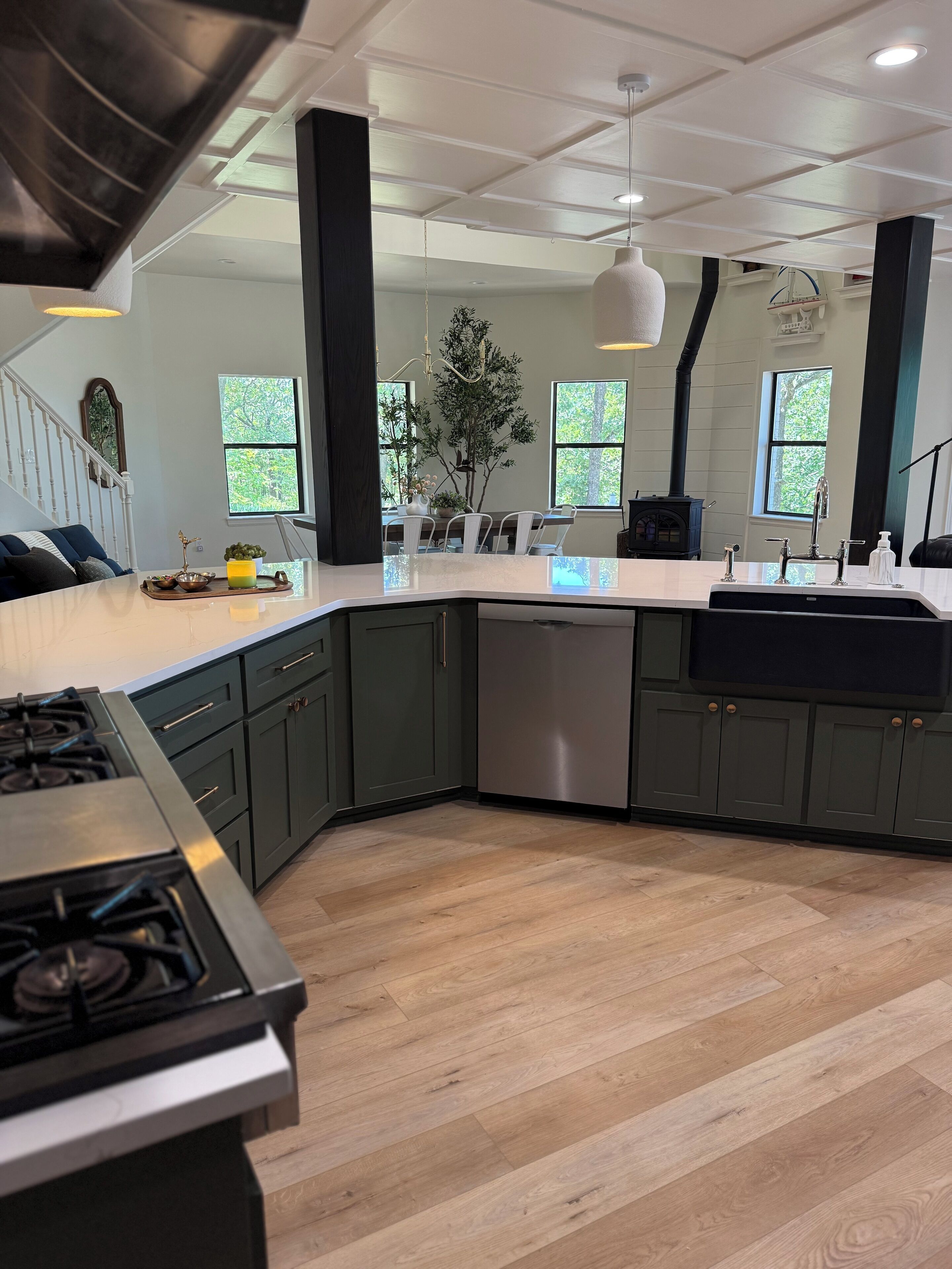 Microondas, horno, parrilla de estufa y lavavajillas 