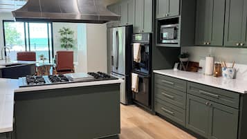 Microwave, oven, stovetop, dishwasher