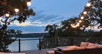 INCREDIBLE Lakehouse on Skiatook Lake! 4 bed/4 bath- HUGE deck overlooking lake!
