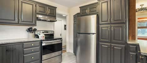 Four Ă micro-ondes, un four, surface de cuisson, lave-vaisselle