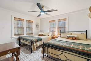 2 slaapkamers, een strijkplank/strijkijzer, gratis wifi