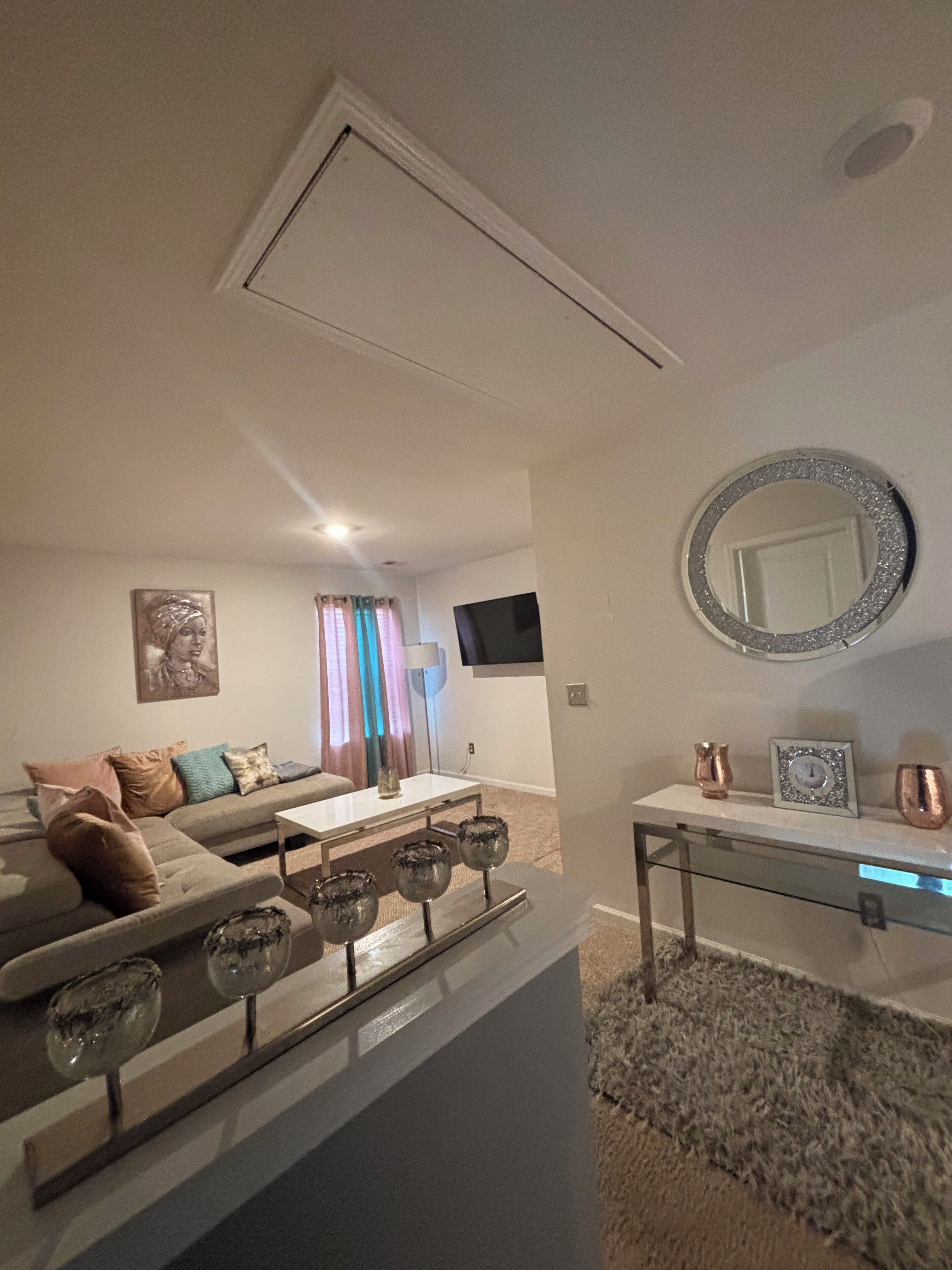 Télévision, cheminée