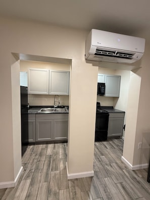 Private kitchen - Lovely apartment with AC in charming Buckhannon (Buckhannon)