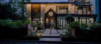 Blooming Lotus Hostel