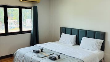 Leilighet – classic, byutsikt | Skrivebord, skrivebord for bærbar PC og wi-fi (inkludert)