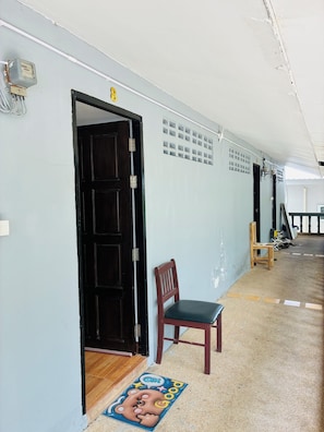 Apartamento clássico, vista para a cidade | Sacada