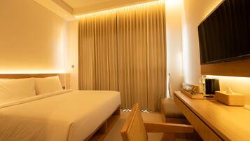 Desk, free WiFi, bed sheets