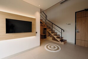 Premium Double Room | Meja, Wi-fi percuma, cadar katil