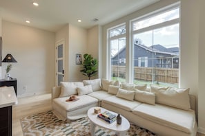 Maison (Multiple Bedrooms) | Intérieur