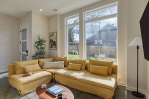 House (Multiple Bedrooms) | Interior - Sleeps 16 2 Modern Townhomes, Minutes to Broadway Lischey & 98 Degrees (Nashville)