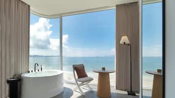 Economy Double Room | Minibar, individually decorated, individually furnished, desk