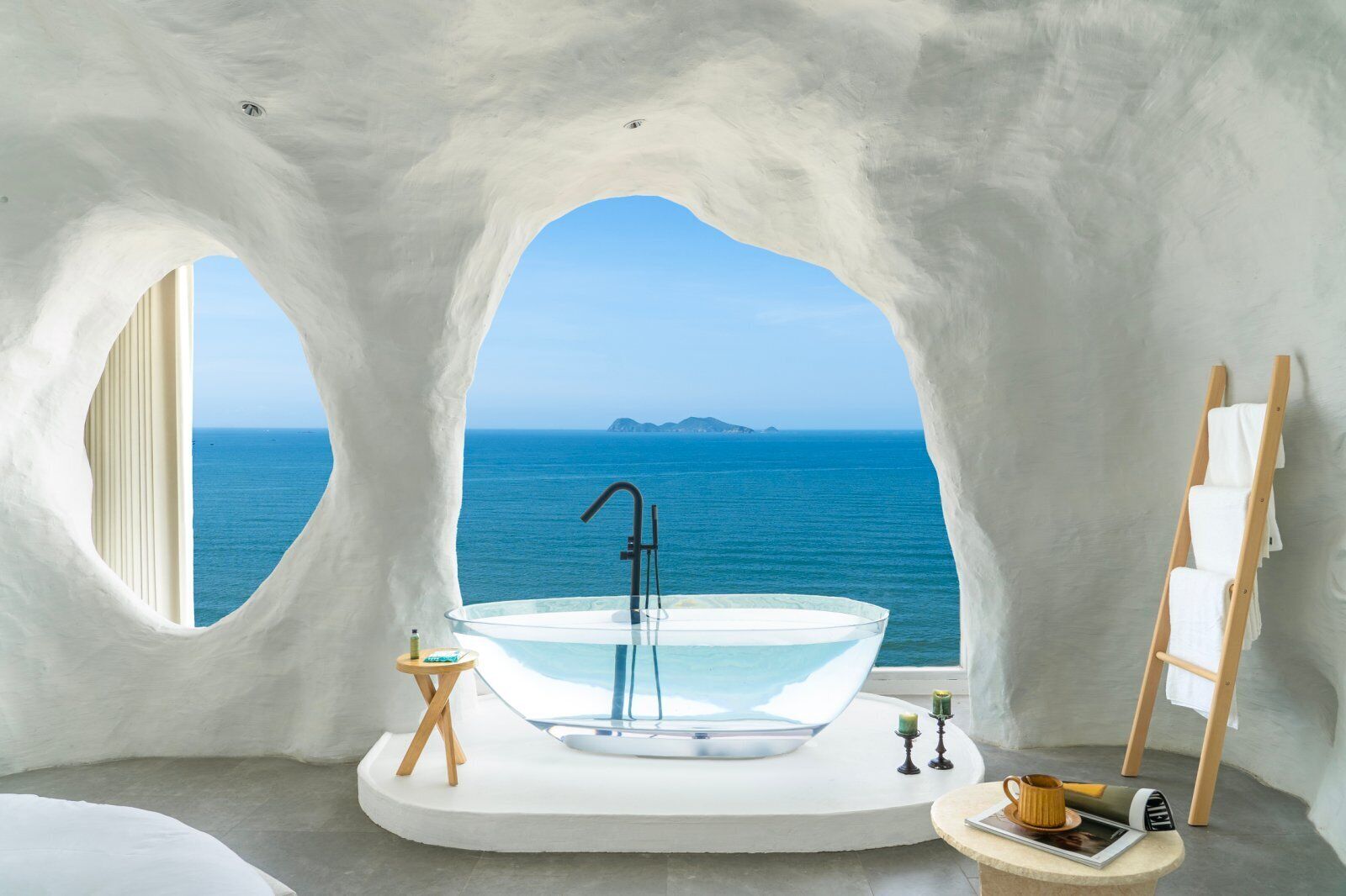 Superior Double Room | Minibar, individually decorated, individually furnished, desk