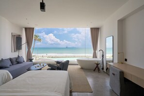 Comfort Twin Room | Minibar, individually decorated, individually furnished, desk