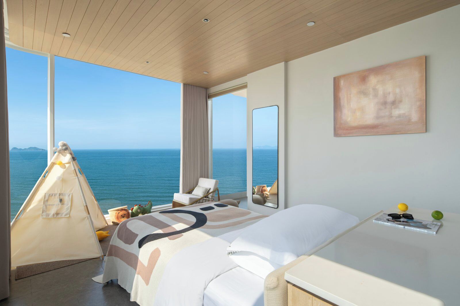 家庭开间套房 | 迷你吧、特色装修、特色家居、办公桌