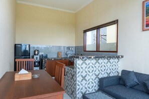 Vila luxo | Cozinha privada | Talheres/pratos/utensílios de cozinha