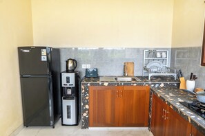 Vila luxo | Cozinha privada | Talheres/pratos/utensílios de cozinha