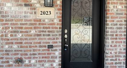 Nice 2-bedroom condo with comfort & amenities all in one. 2023