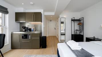 Iron/ironing board, internet, bed sheets