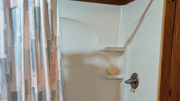 Toallas, jabón, papel de baño