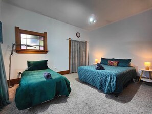 4 多间卧室、熨斗/熨衣板、WiFi、床单