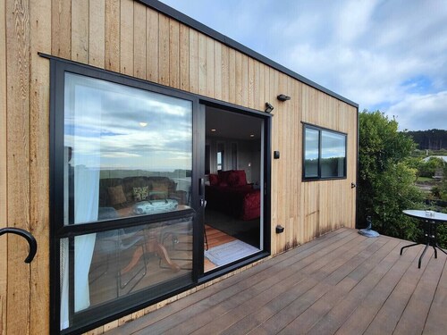 Serenity by the Sea Omaui