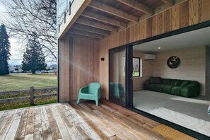 Terrace/patio - Luxe on the Lake Front (Te Anau)