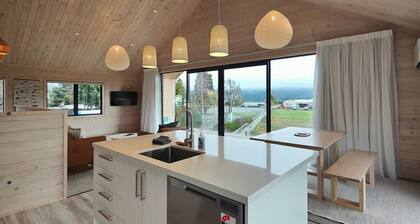 Luxe on the Lake Front