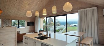 Luxe on the Lake Front