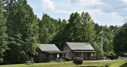 Moose Lodge - Cozy Lower Cabin · Kitchen · Laundry · Laurel Lake