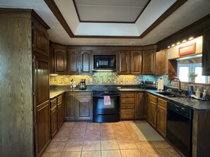 Micro-ondas, fogão, cooktop, lava-louças