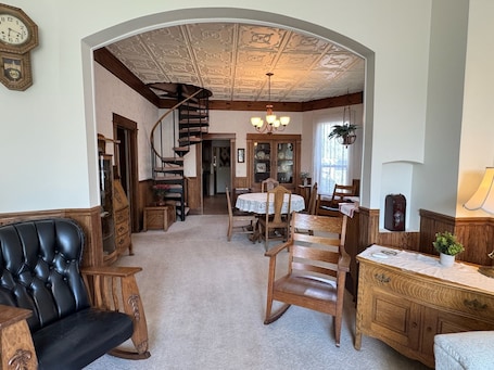 Interior. 1893 Victorian House- beautiful historic home near the Royal Gorge