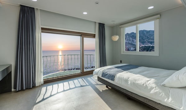 14 Pyeong Fantastic Ocean View Couple Room | Free WiFi