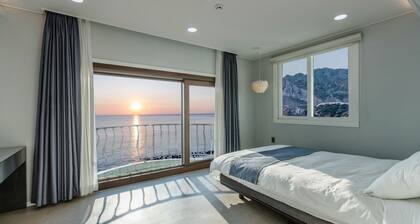 Sunrise Castle Pension