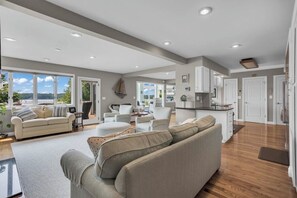 Living area - Big Blue Haven -Lakefront Sleeps 24 (Jackson)