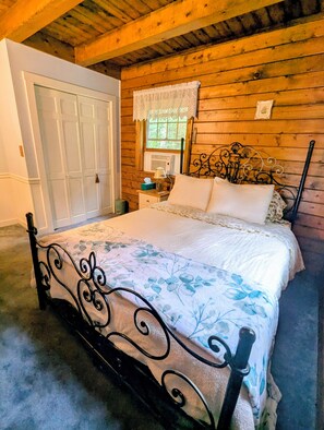 4 bedrooms, travel cot, free WiFi, bed sheets