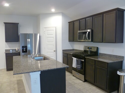 Comfortable 3BR Retreat in Arcola - Near Houston and Beaches