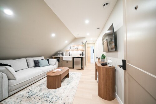 Stay Above The Village Pantry- Suite 1