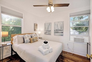 2 bedrooms, iron/ironing board, WiFi, bed sheets