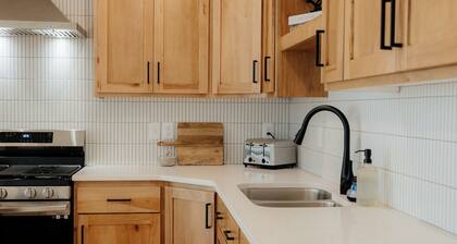 New - Oversized Luxury Downtown Idaho Falls Townhome, Greenbelt & Restaurants