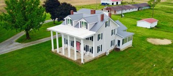 Historic 1800s Farmhouse • Sleeps 20 • 16-Acre Retreat in Lisbon, OH