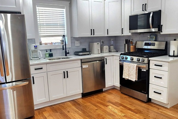 Frigorífic, microones, forn i placa de cuina