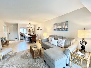 TV - BT 3913 Pond View Condo - Welcome to Paradise (Fort Pierce)