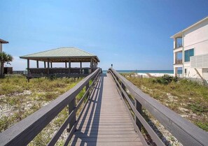 Property grounds - BEACH THERAPY: Game On! Cornhole, Table Tennis & Poolside Bar with Private Beach! (Miramar Beach)