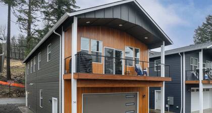 Modern 3BR/2.5BA | Cascade Views | Trails