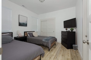 3 bedrooms, travel crib, WiFi, bed sheets