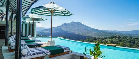 2 piscinas externas